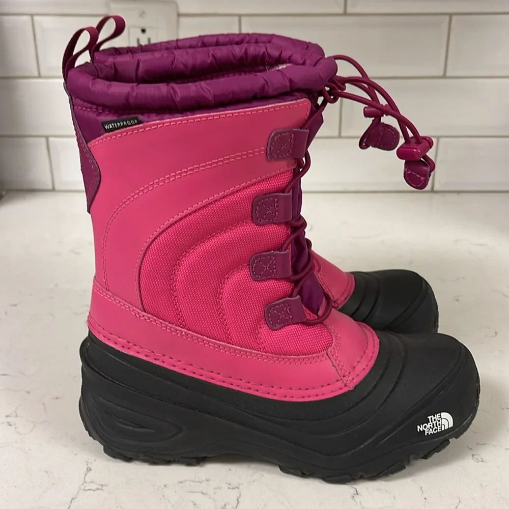 The North Face Alpenglow IV Boots - Youth Size 4 NWOT